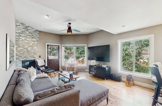 Three-story townhome on the golf course with 2 fireplaces