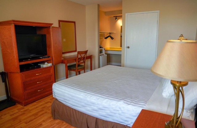 Thunderbird Motor Inn