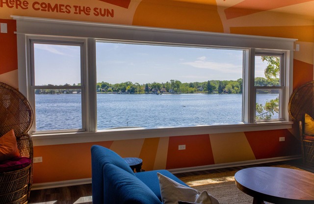 Tichigan Lake House - Pontoon Boat & Fire Pit - Dog Friendly - Newly Renovated