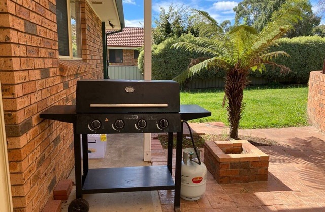 Tidy Home in a Leafy Suburb - Great Location