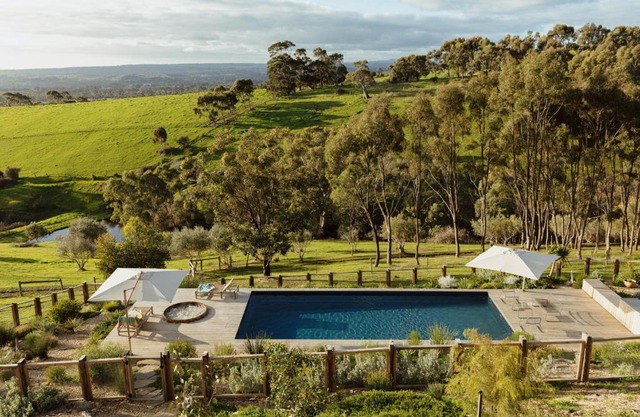 TIMBA - Luxury bush retreat with pool, spa & gym