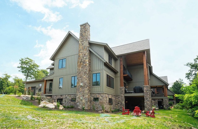 Timber Ridge Haus | Hot Tub, Game Room, Theatre!