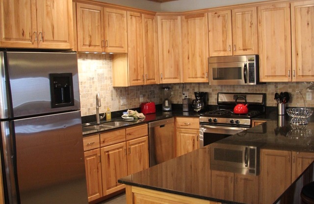 Timber Wolf Lodge condo with private bathrooms for all!