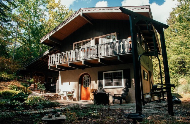 Timberhaus - Private 2br Chalet - Charming Clean Comfortable