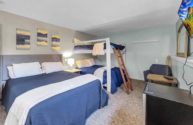 Timberline Lodge - Downtown Ellicottville - Suite 102