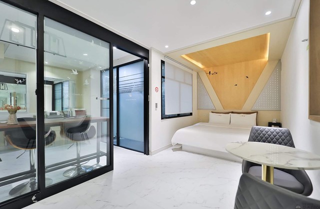 Time Hotel