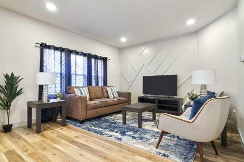 Timeless Beautiful Milwaukee Home Walking Distance to Downtown