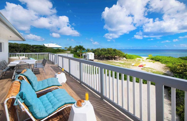 Timmy's Place: Rum Point Beach House w/Backyard Snorkeling, Rec Room, & Seaside Swing Set