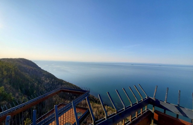 Tiny House, Entre mer et Montagne with hot tube and acces St-Laurence river