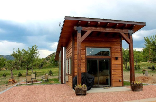 Tiny House at Apple Hollow Between Zion and Bryce