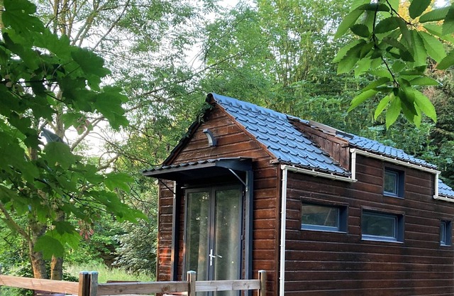 Tiny House au Milieu des Châtaigniers 45 min du Puy du Fou