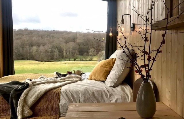 Tiny House between fields and stream, night under the stars guaranteed!