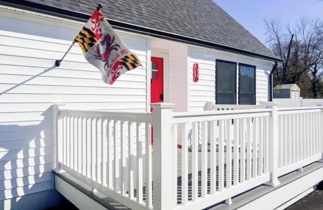 Tip Of The Town Fresh and New 3 Bedroom Nest