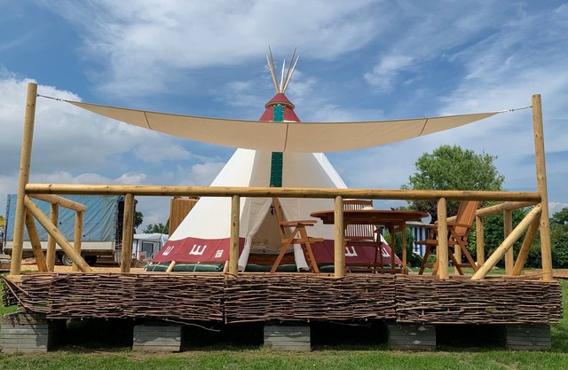 Tipi Kiowa at Lake Belau