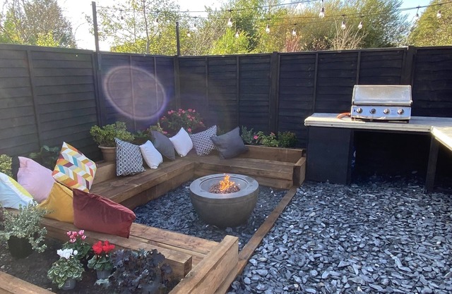 Tipsy Cottage, 2 bedroom with fire-pit and BBQ