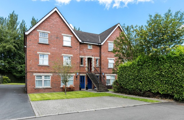 Titanic view luxury apartment Belfast in the leafy castle view area of Belfast
