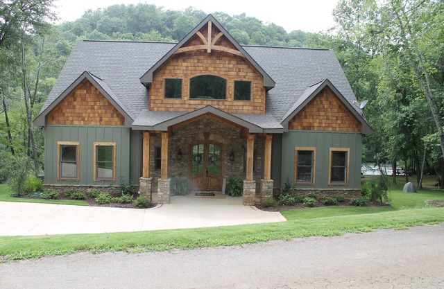 Toccoa River Dreams - Direct Riverfront Home - Very Private
