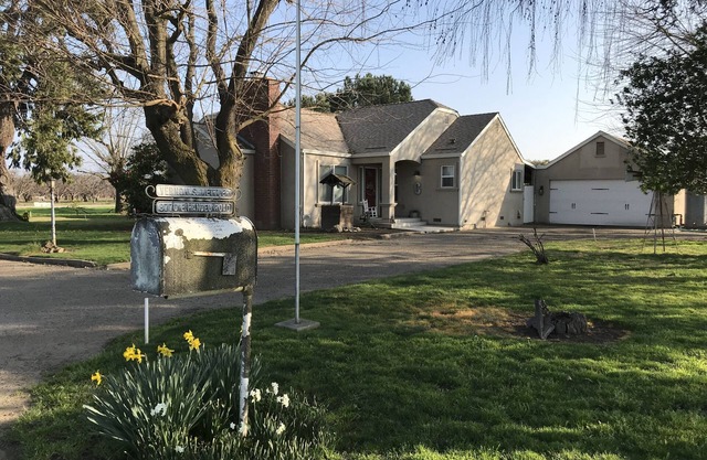 Tokay Heritage House - Quiet Country Home in Lodi, CA