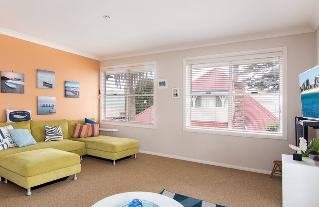 Tokelau Townhouse 1 - Central Tuncurry Location!