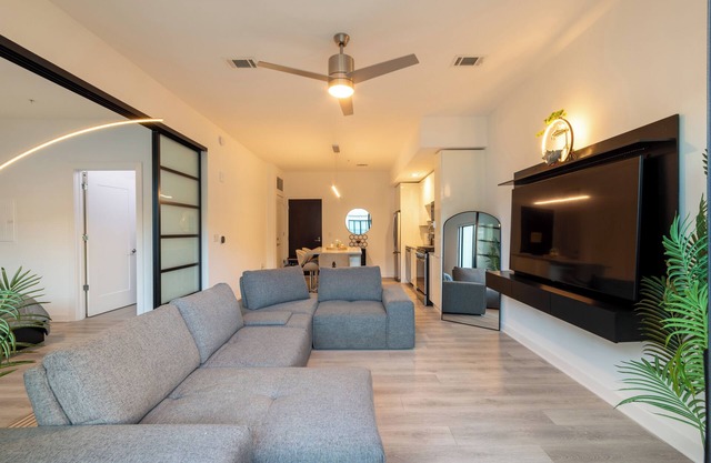Tokyo King Suite Near Buckhead