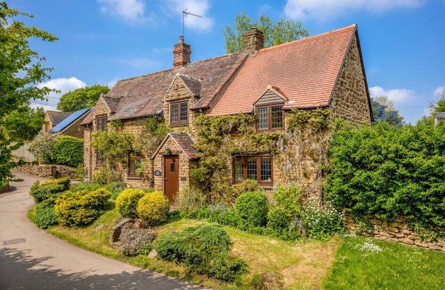 Tom Callows - Gorgeous Rural Cottage in Oxfordshire