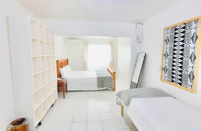 Tonga Cottage - Entire Place 4 Bedrooms with Aircon