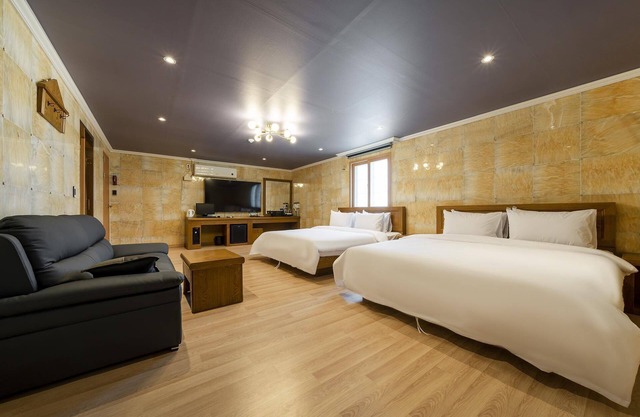 Tongyeong Hotel Opera
