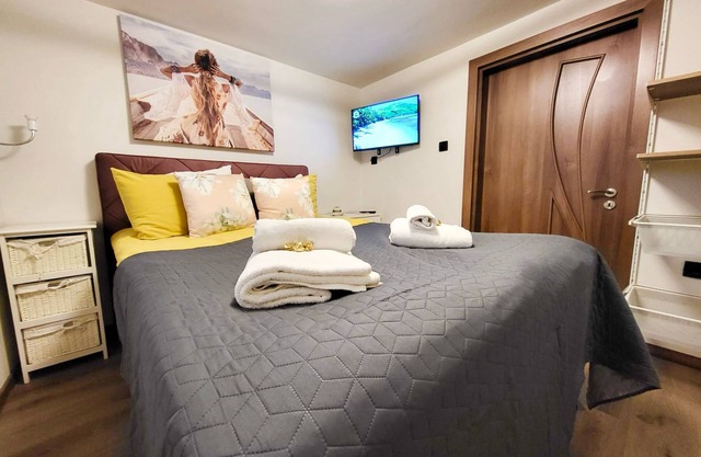 Top Center Varna cozy apr 3bdr 6min from the beach