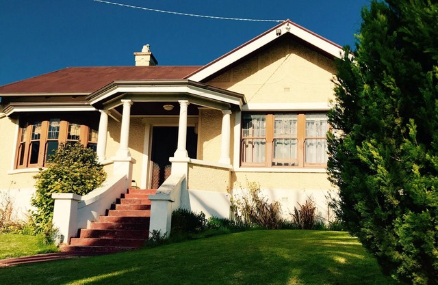 Top of Timor, Warrnambool