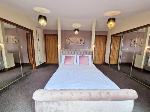 Torridon 1 with Private Hot Tub - Fife - Loch Leven - Lomond Hills- Pet Friendly