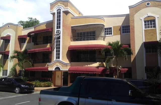 Total New!! Exclusive!! Apt At Paradise V ..