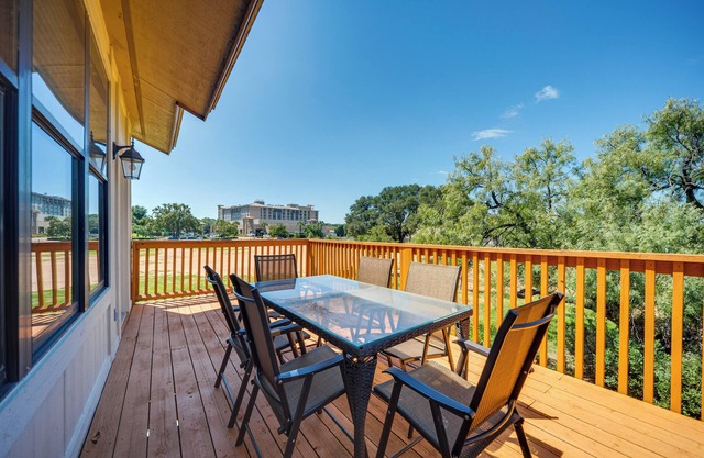 Townhome Near Lake LBJ w/Deck & Patio!