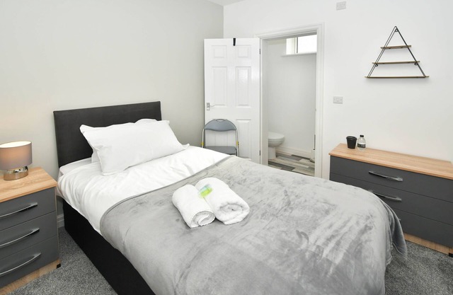 Townhouse@ 147 Westminster - Single Ensuite