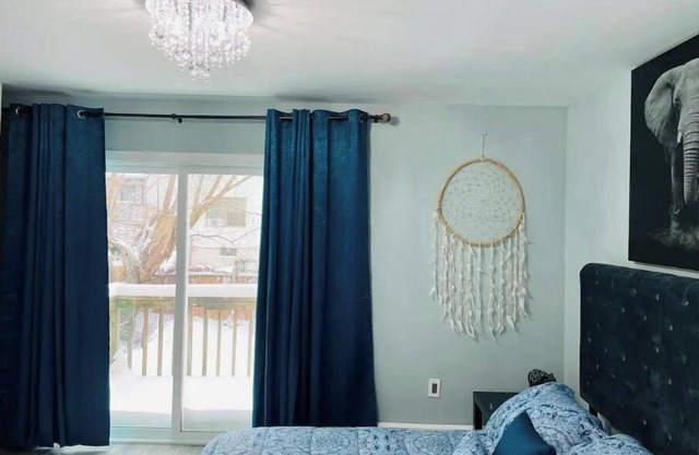 TOWNHOUSE🏠5BR/2BATH/2 FLOORS/FREE PARKING/BBQ 🤩