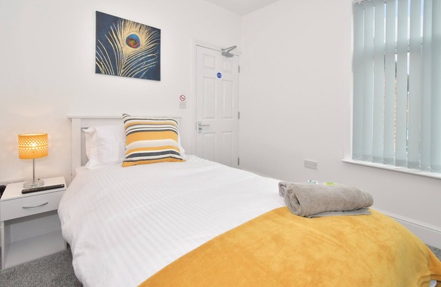 Townhouse @ 86 Brooklyn Street Crewe - Whole 4 Bedroom House