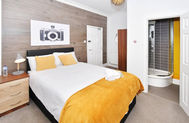 Townhouse @ Lord Street Crewe - Superior Double Ensuite With TV