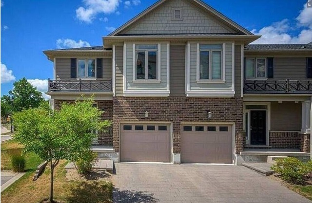 Townhouse walk to Masonville Mall, close to University Hospital and Western Univ