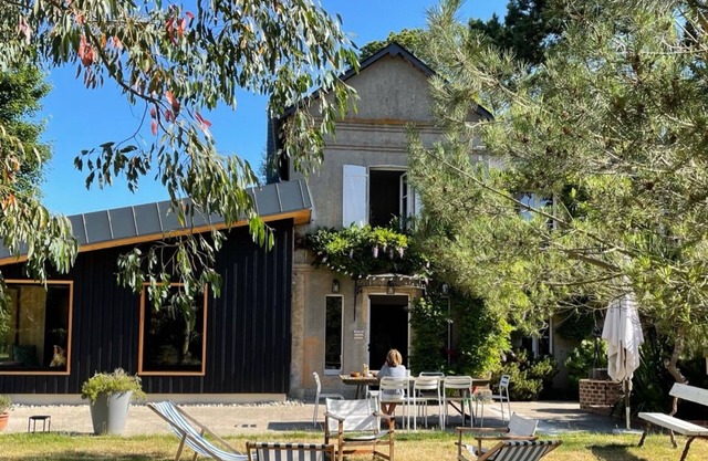 Très belle maison et son charmant pigeonnier dans un grand jardin proche Étretat