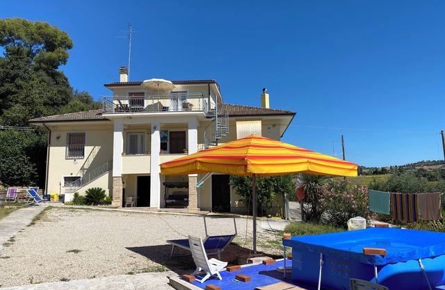 Tra mare e collina