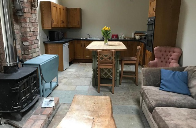 Tracey's Farmhouse Cottage
