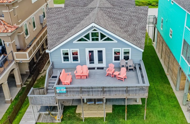 Traditional Coastal Charm all the modern amenities.