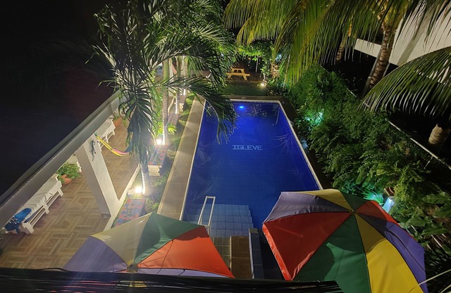 Traditional Colonial House, in private community 5 minutes from the Beachminutes