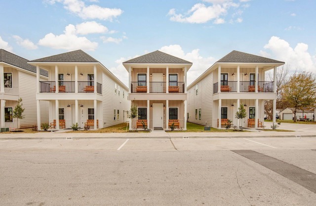 Traditions: New Home, 2mi-A&M/Wlk-Legends Evnt Ctr