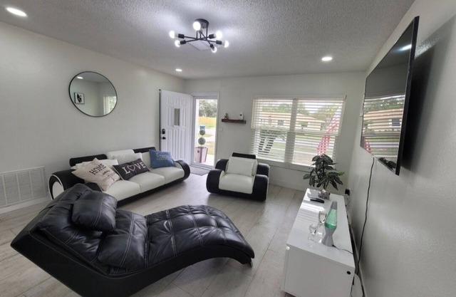 Tranquil 2-bedroom house with AC in Spring Hill