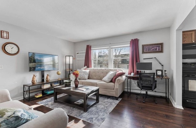 Tranquil 2BR Apt NE Mpls - 8073 Apt 4
