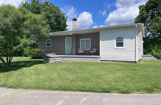 Tranquil 3-bedroom house in Lenoir City.