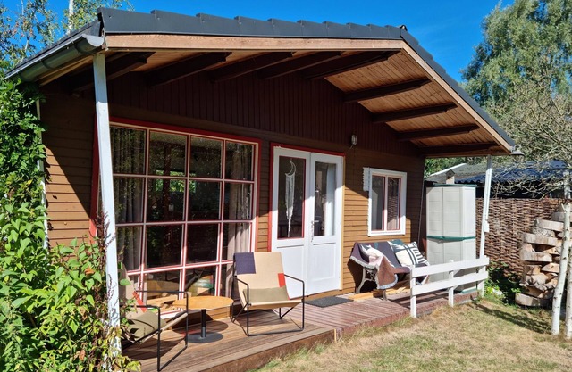 Tranquil chalet in Geel with garden