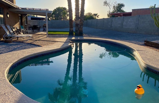 Tranquil Desert Oasis - beautiful private pool and putting green w/a great view!