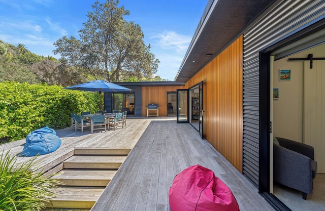 Tranquil Escape - Waihi Beach Holiday Home