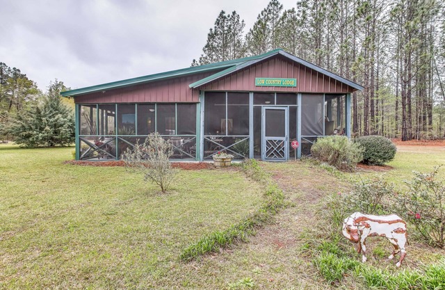 Tranquil Fairmont Studio w/Patios - Pets Welcome!